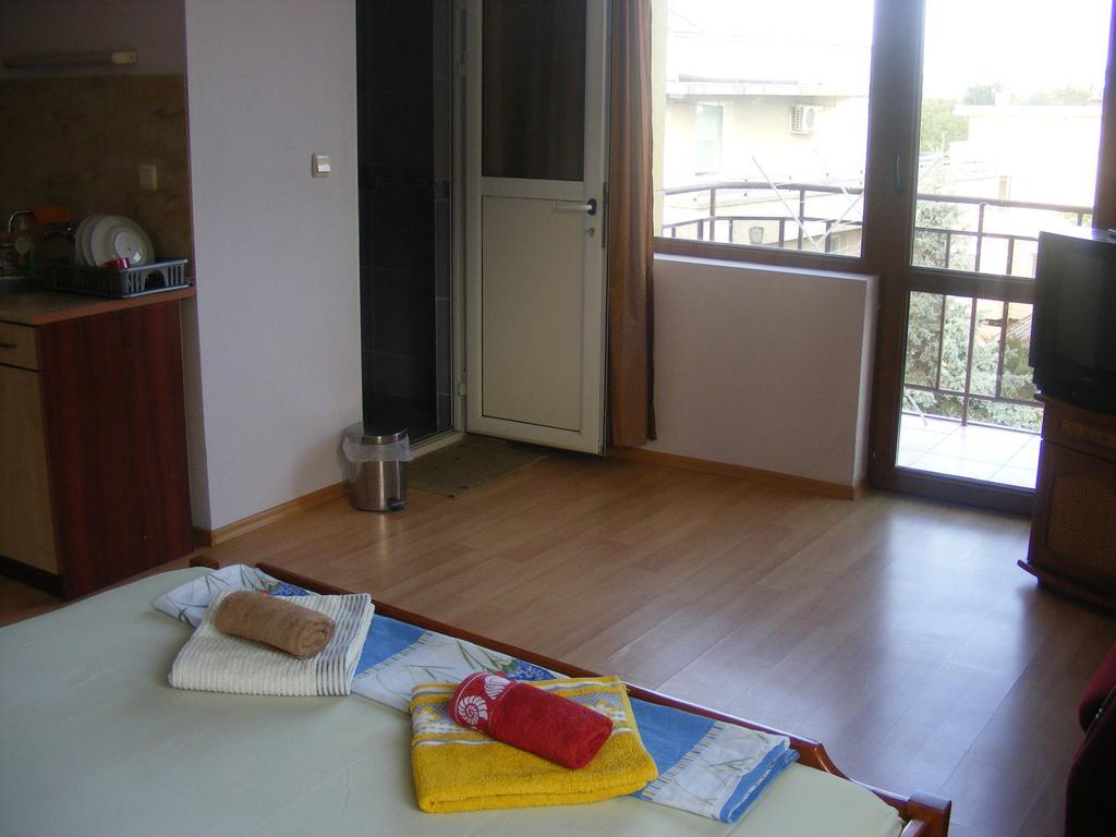 Guest House Zora - Sarafovo Burgas Extérieur photo